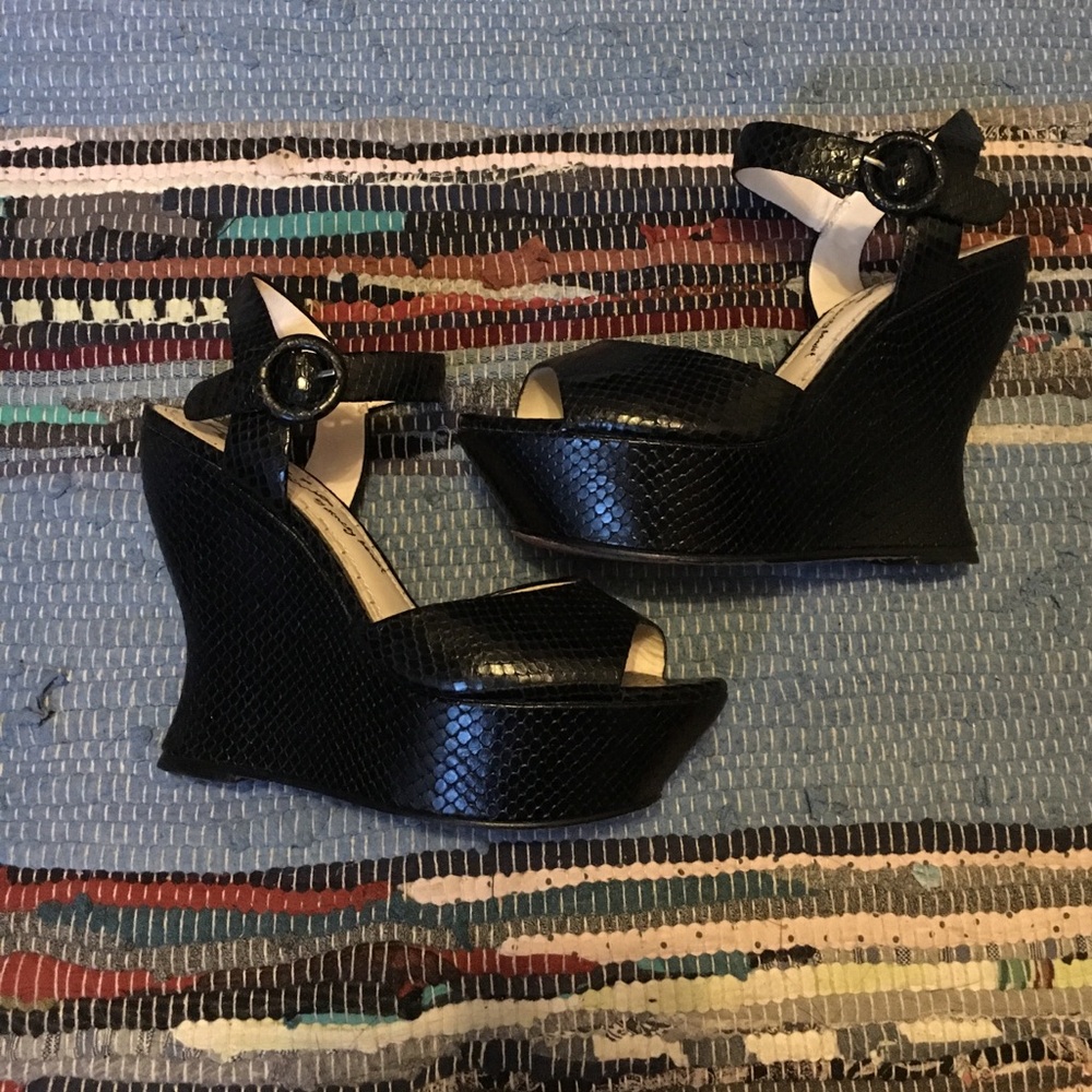 Alice + Olivia Black Textured Platform Wedge Sandals